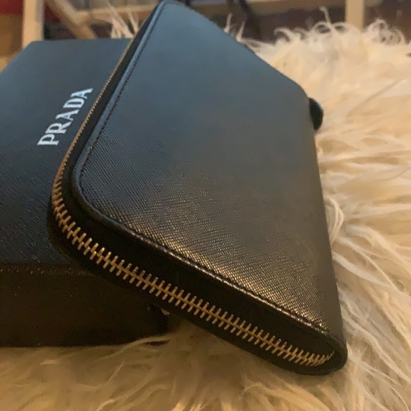 Prada Saffiano Wallet - Picture 5 of 7